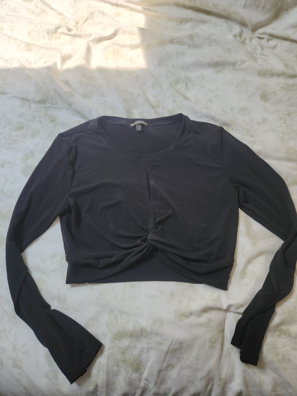 Express Black Twist-Front Long Sleeve Crop Top